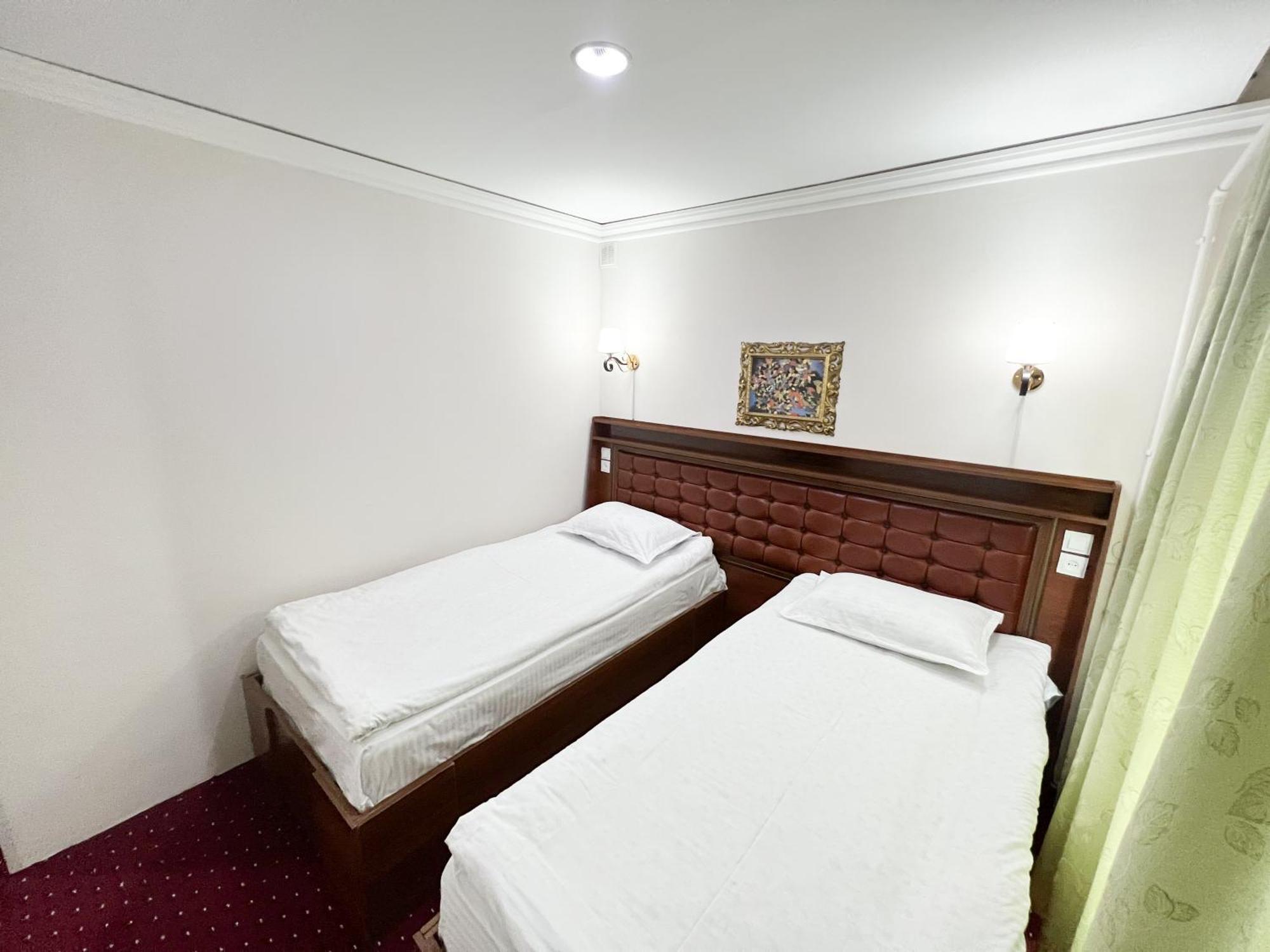 Reikartz Urgench Hotel Esterno foto